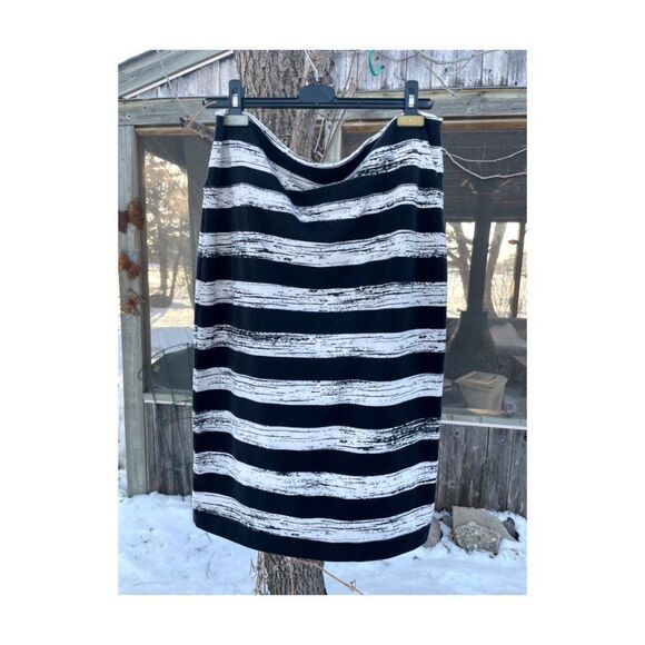 Xhileration Striped Skirt Jersey Knit Black White Stretch Sz XL - Picture 3 of 6